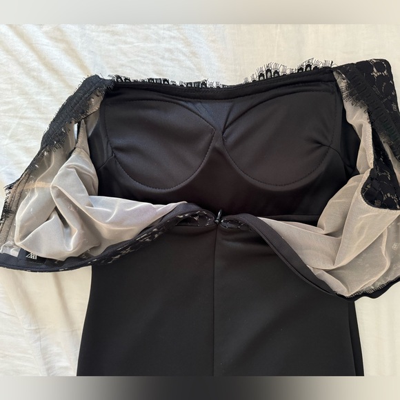 STUNNING MATTE JERSEY BLACK SQUARE NECK GOWN W/LACE INSERTS SZ 6 MINT CONDITION - Picture 9 of 9